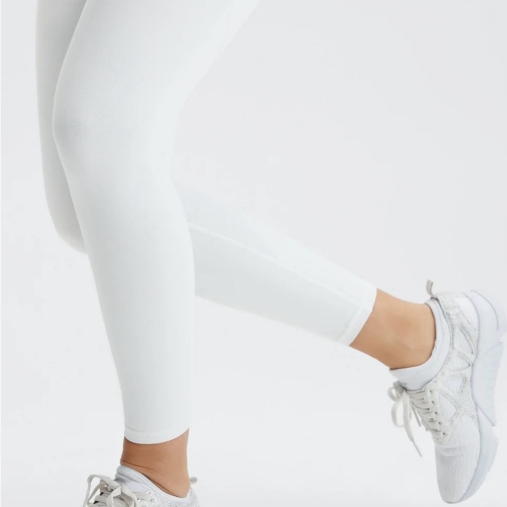 Fabletics Redondo Performance Sneaker - Picture 5 of 14